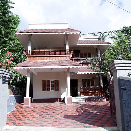 Ferndale Homestay Thekkady Bagian luar foto